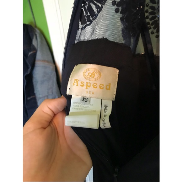 I do not have any more events to wear it to. - Picture 4 of 8